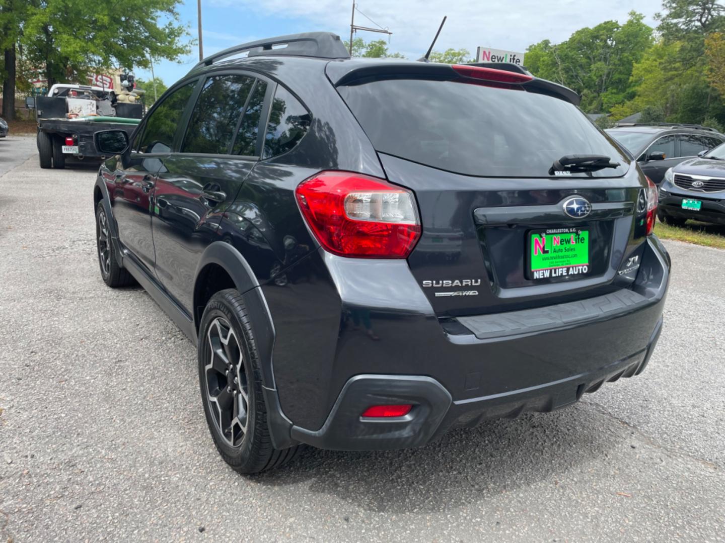 2015 GRAY SUBARU XV CROSSTREK 2.0I PREMIUM (JF2GPACC7FH) with an 2.0L engine, Continuously Variable transmission, located at 5103 Dorchester Rd., Charleston, SC, 29418-5607, (843) 767-1122, 36.245171, -115.228050 - Photo#4